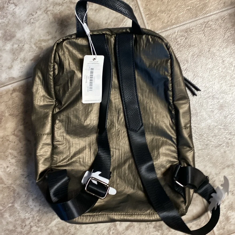 Backpack - Picture 2 of 2